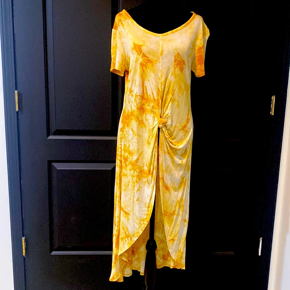 Gold Tie Dye Shirt. Knitted in front, maxi in the back. Size Large.